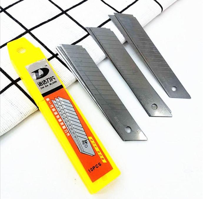 Hộp 10 lưỡi dao dọc giấy siêu rẻ 18mm