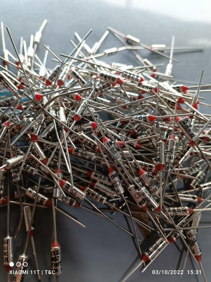 Cầu chì nồi cơm điện 185 độ 250v 10a